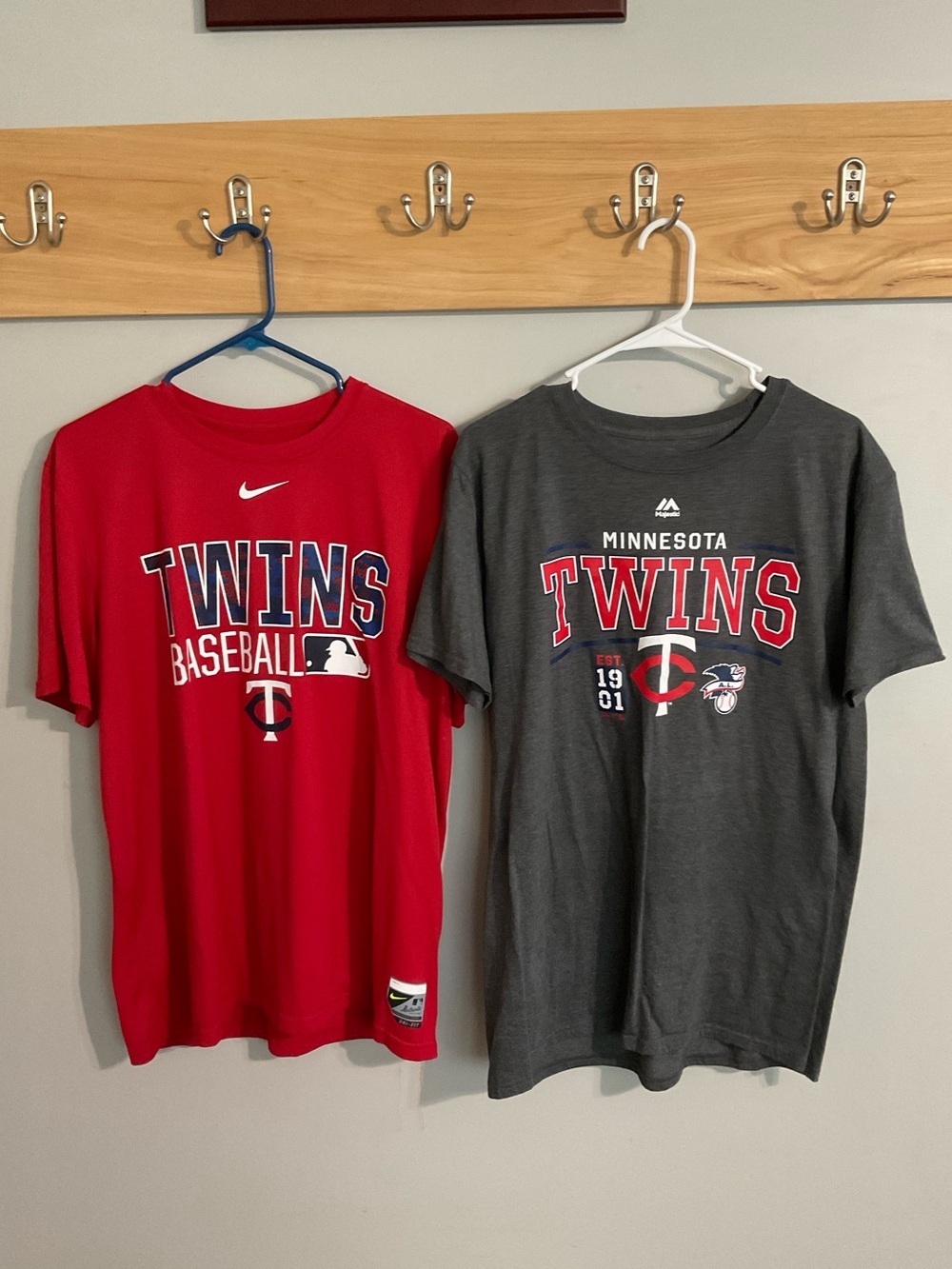 Nike Red & Majestic Gray Minnesota Twins Baseball Tees - Large